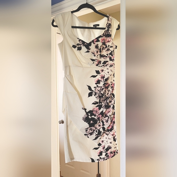 Le Chateau Women's Dress - Picture 5 of 6